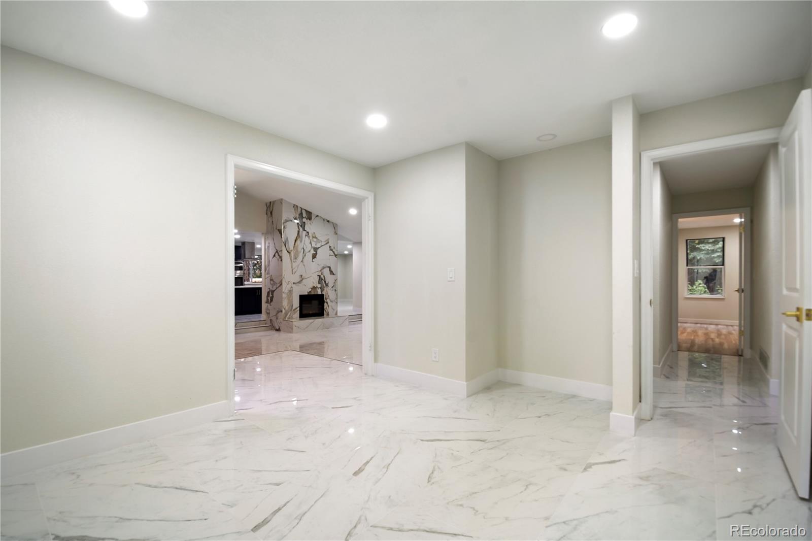 MLS Image #10 for 1392 e nichols avenue,centennial, Colorado