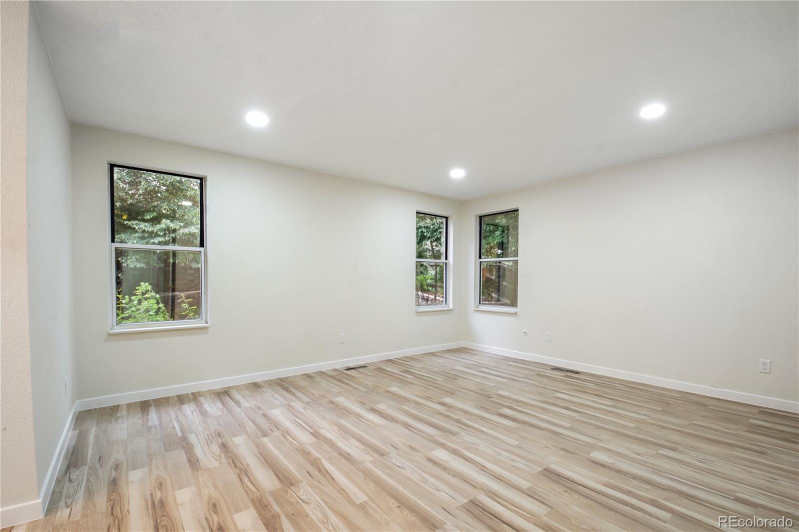 MLS Image #32 for 1392 e nichols avenue,centennial, Colorado