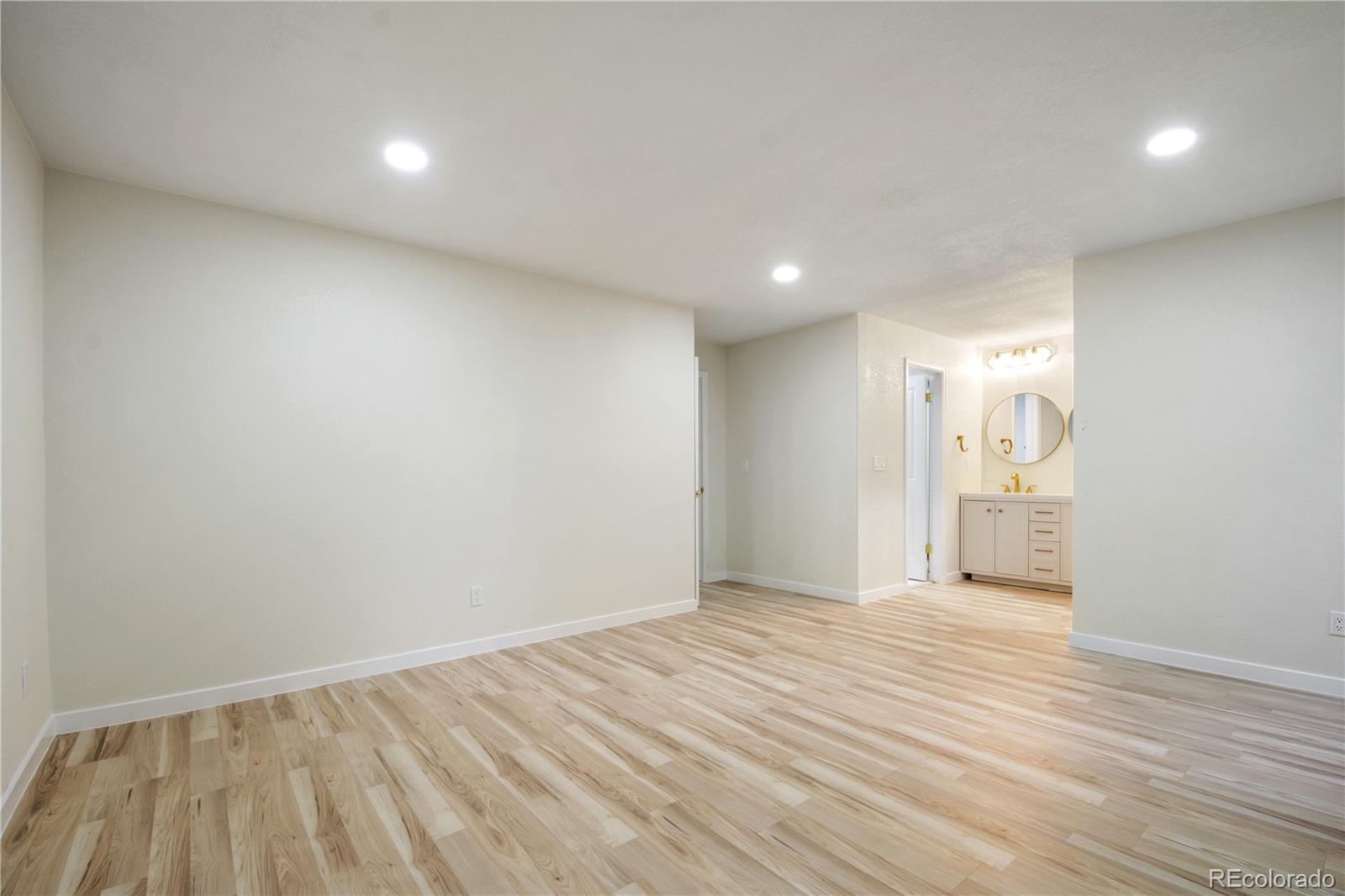 MLS Image #33 for 1392 e nichols avenue,centennial, Colorado