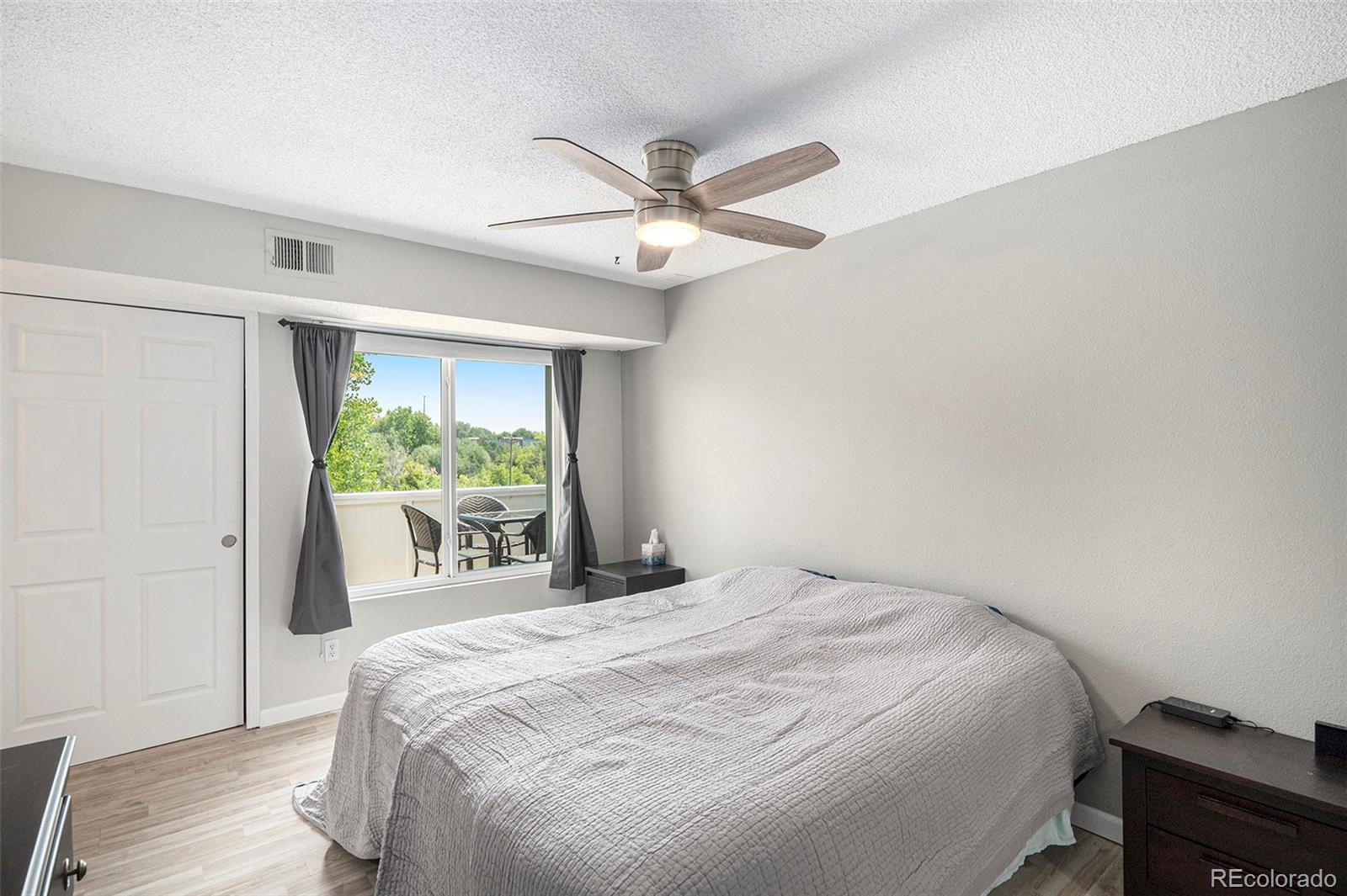 MLS Image #11 for 5250 s huron way,littleton, Colorado