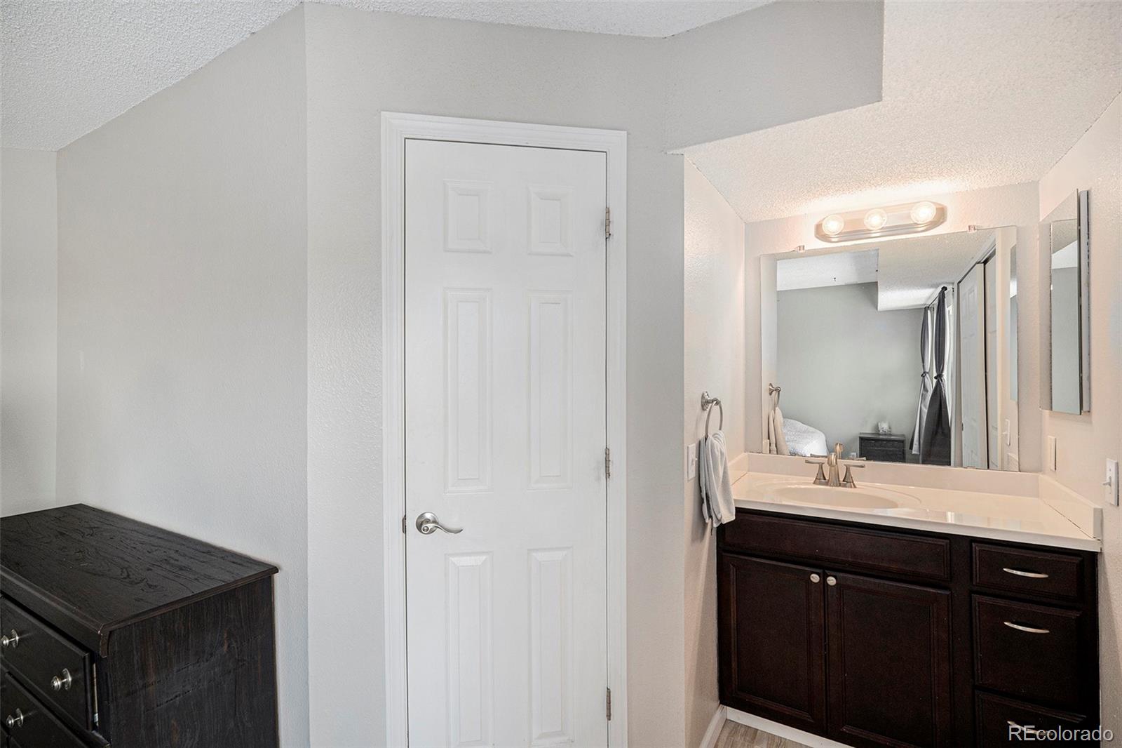 MLS Image #13 for 5250 s huron way,littleton, Colorado