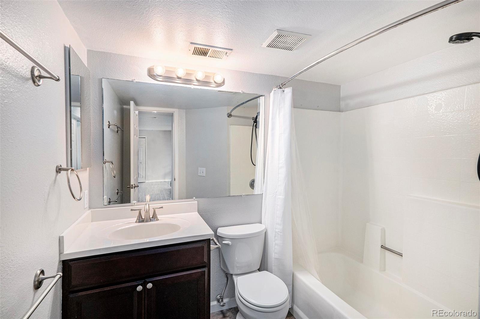 MLS Image #17 for 5250 s huron way,littleton, Colorado