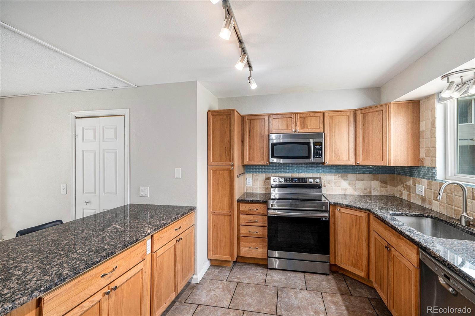 MLS Image #7 for 5250 s huron way,littleton, Colorado