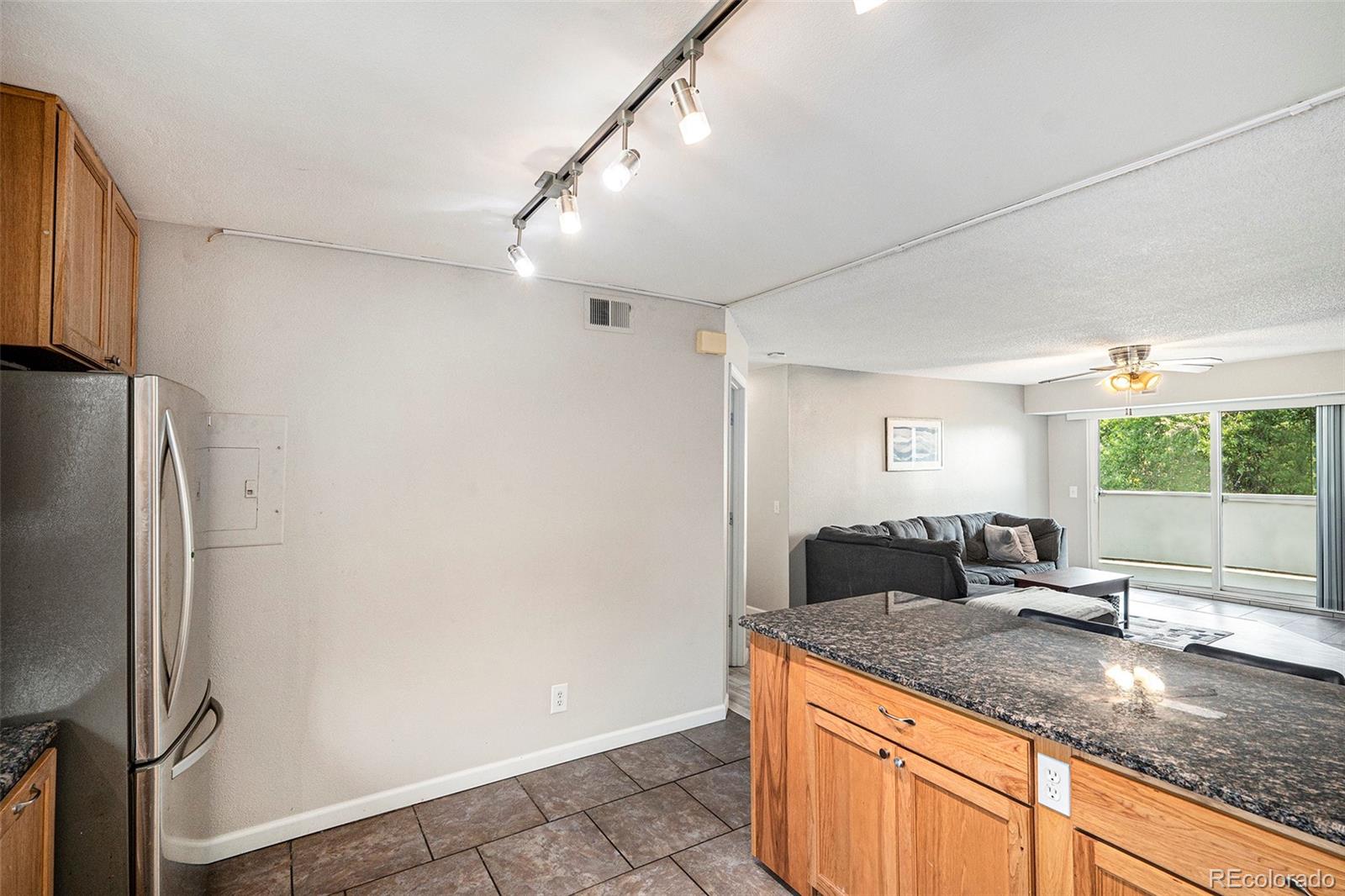 MLS Image #8 for 5250 s huron way,littleton, Colorado