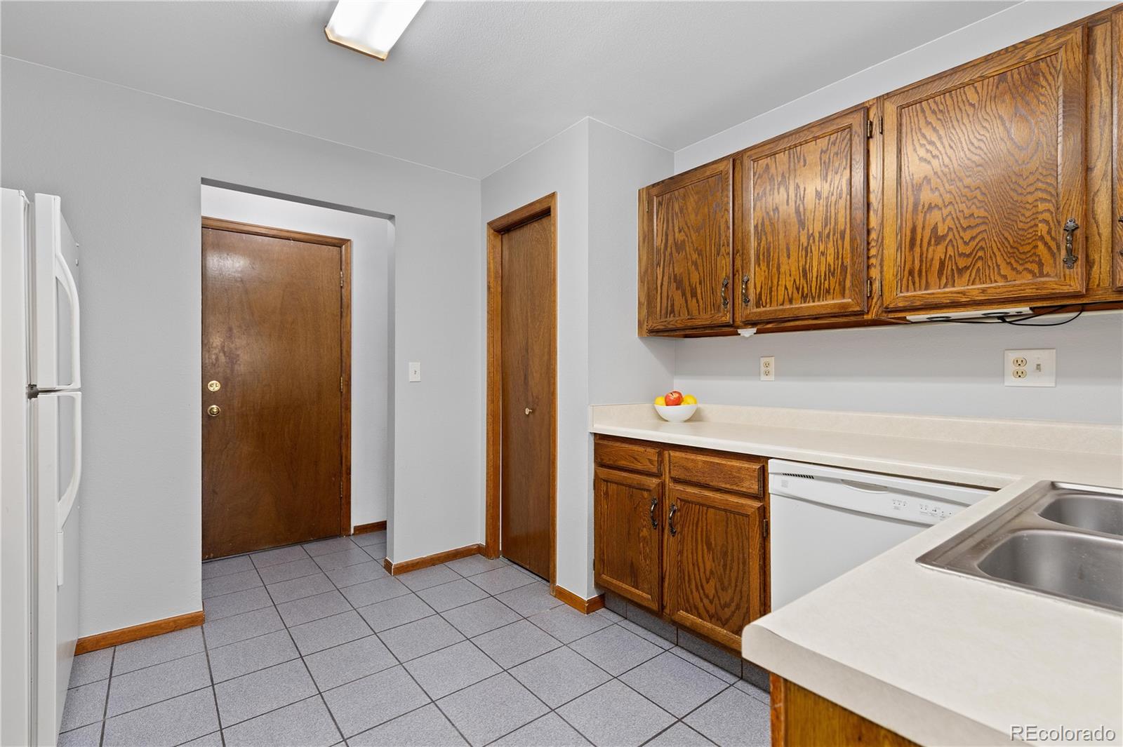 MLS Image #8 for 14801 e penwood place,aurora, Colorado