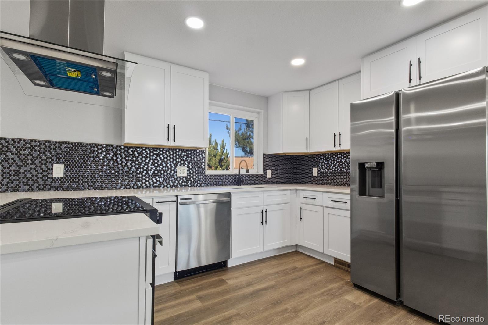 MLS Image #3 for 951 e 10th avenue,broomfield, Colorado
