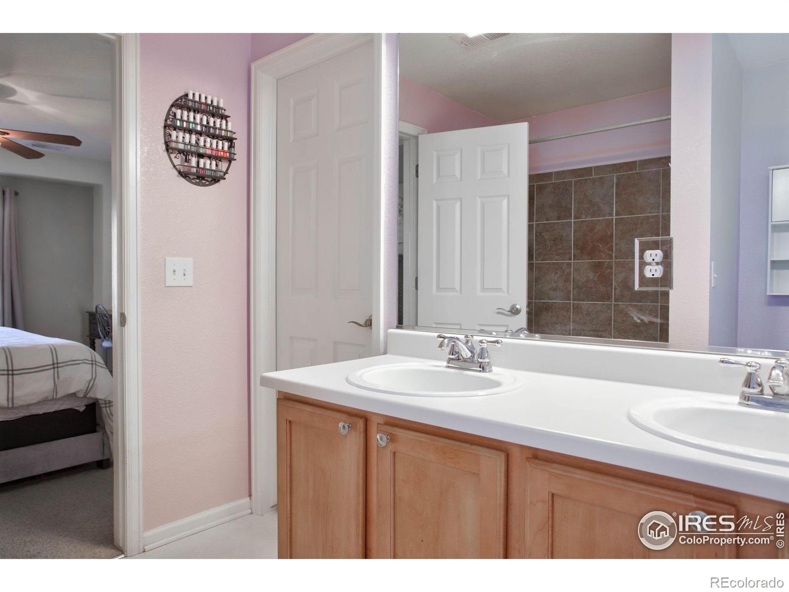 MLS Image #10 for 11844  oak hill way,commerce city, Colorado