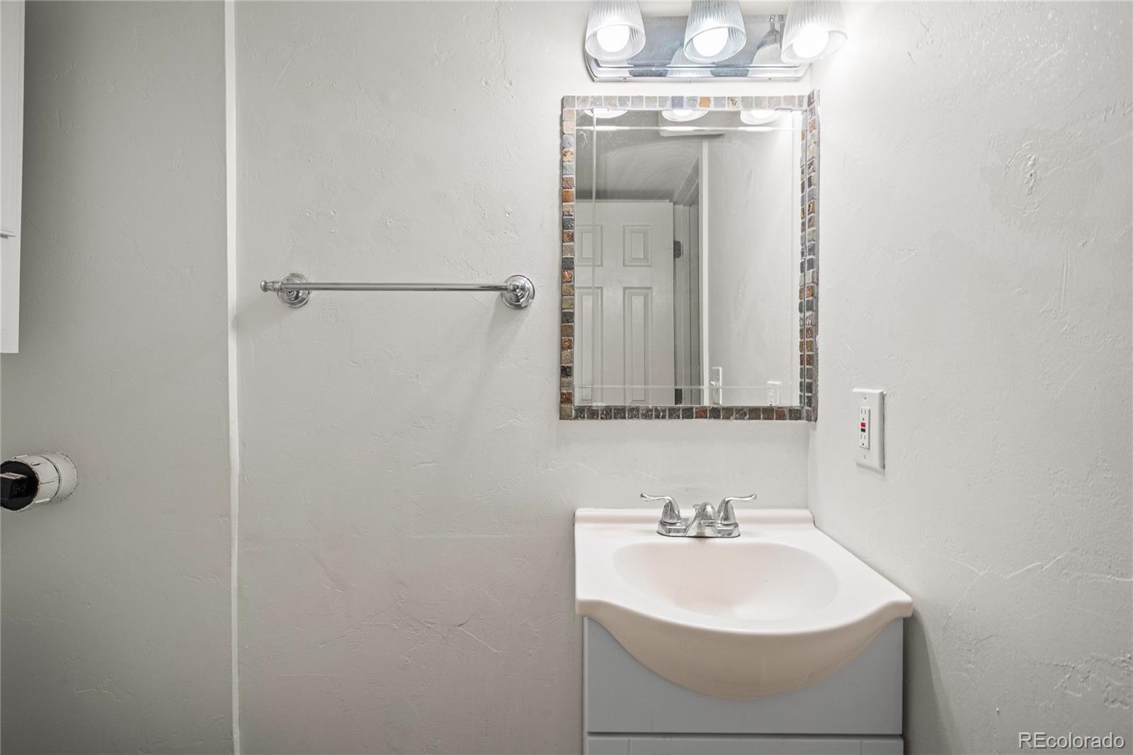 MLS Image #38 for 2176 s emerson ,denver, Colorado
