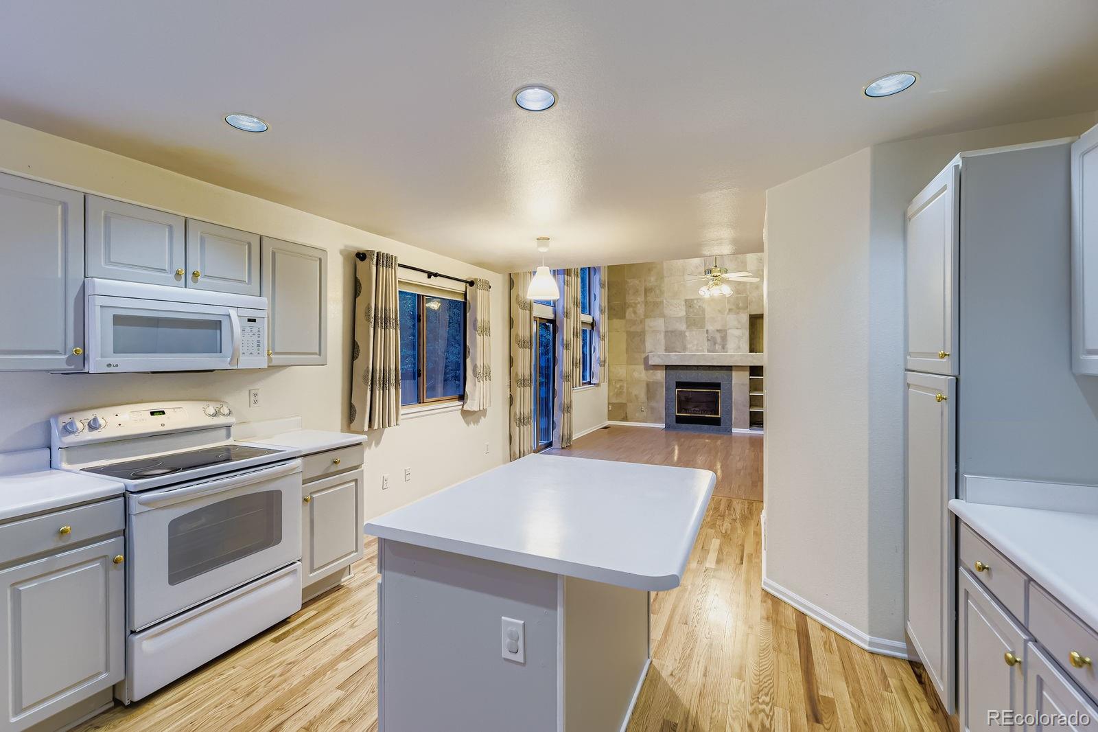 MLS Image #10 for 4035 s sable way,aurora, Colorado