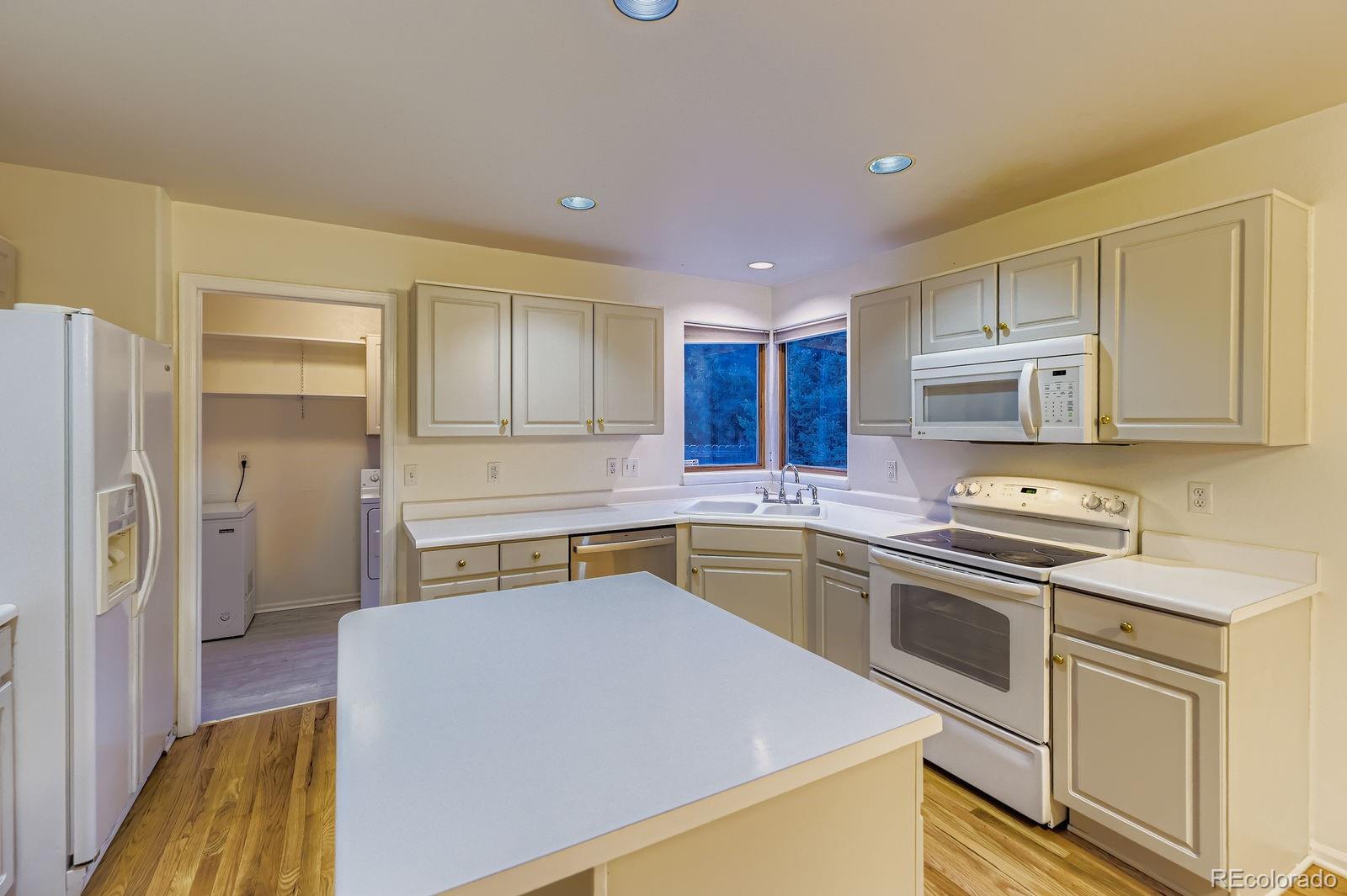 MLS Image #11 for 4035 s sable way,aurora, Colorado