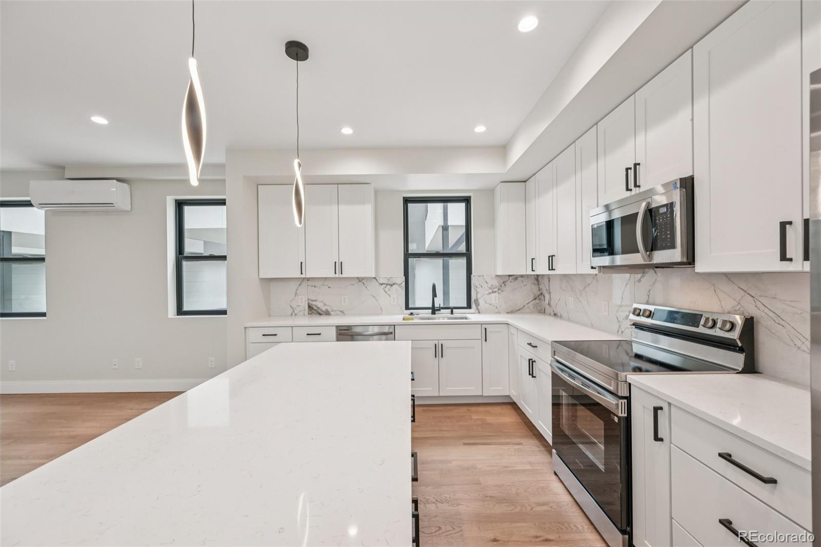 MLS Image #2 for 1567 n hooker street,denver, Colorado
