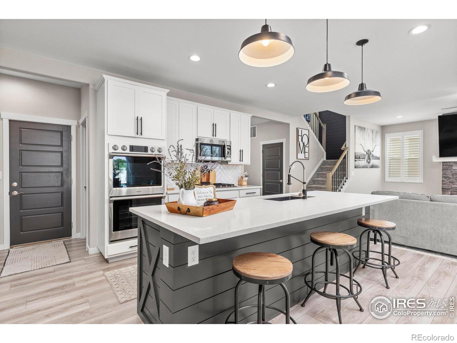 MLS Image #4 for 2526  doe ridge way,johnstown, Colorado