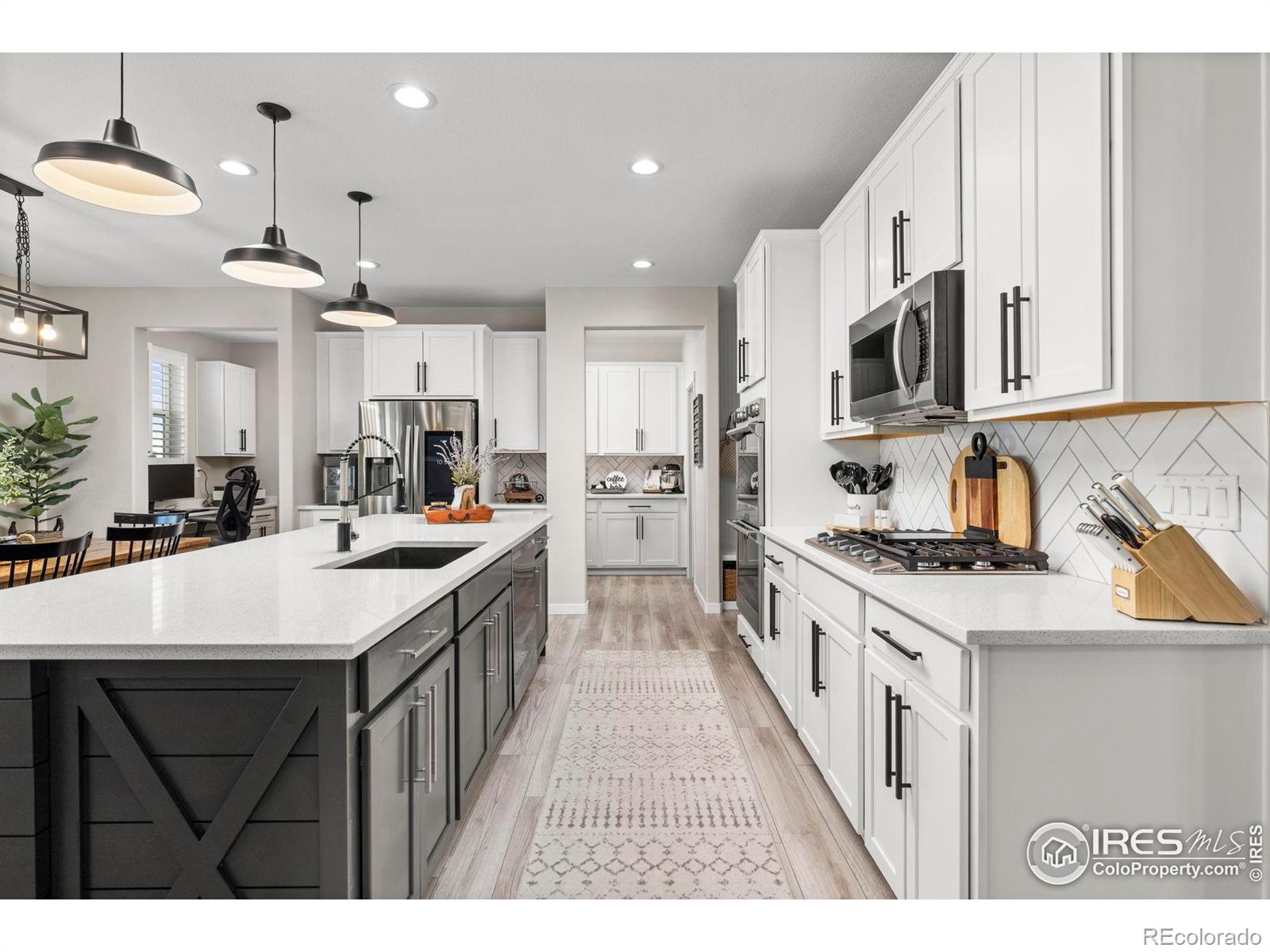 MLS Image #5 for 2526  doe ridge way,johnstown, Colorado