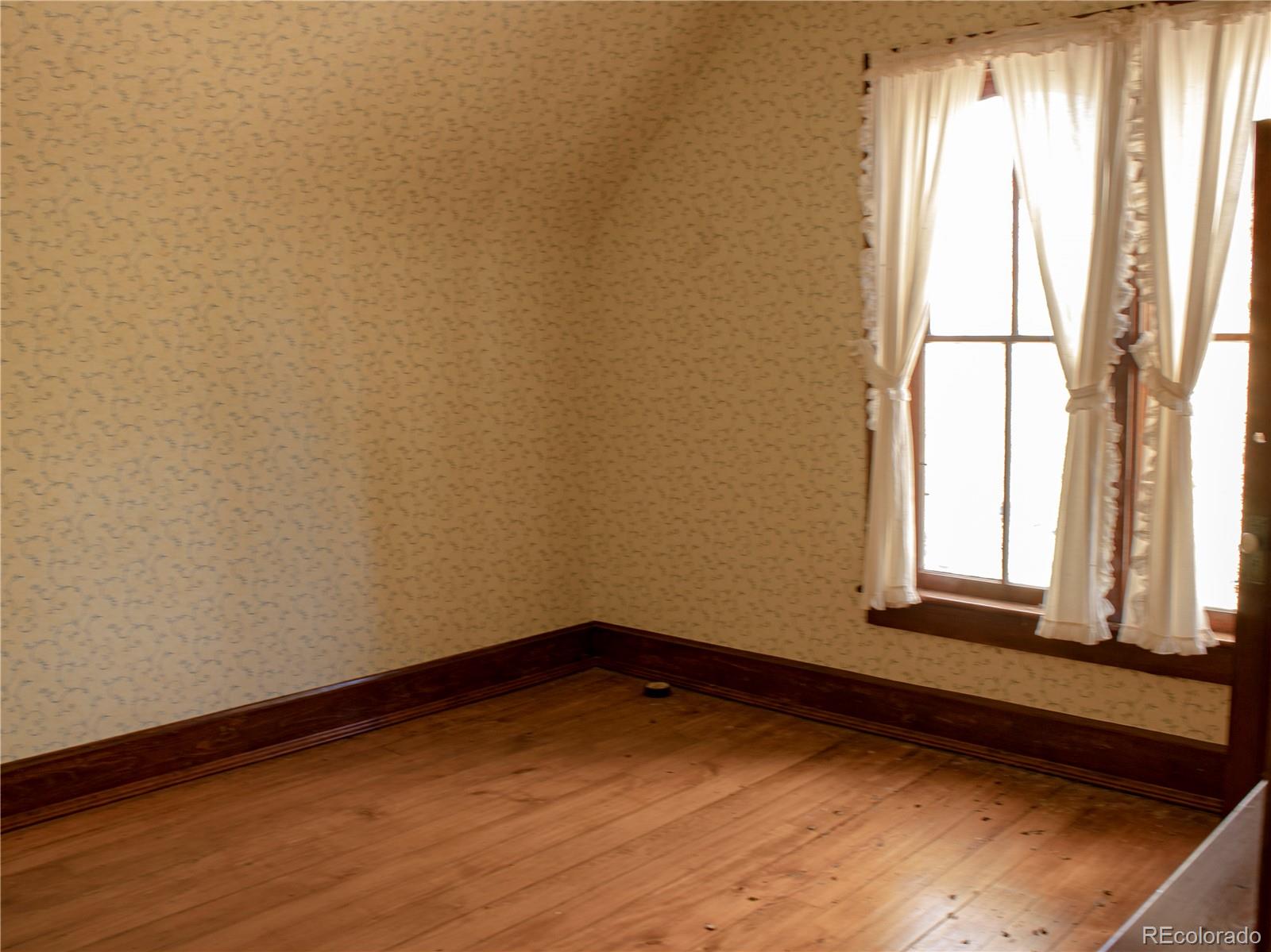 MLS Image #15 for 2306 e 1st street,loveland, Colorado