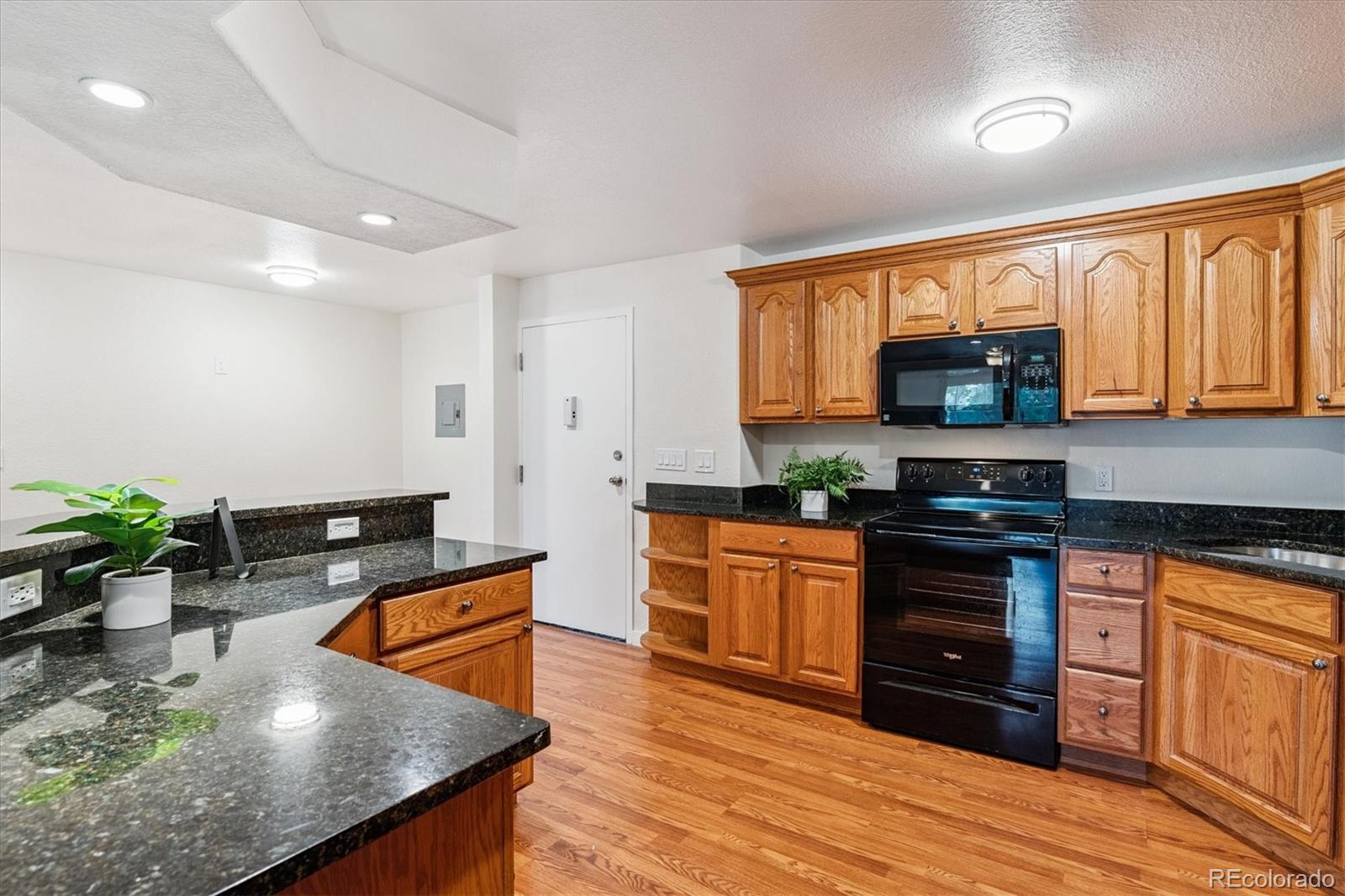 MLS Image #7 for 9335 e center avenue,denver, Colorado