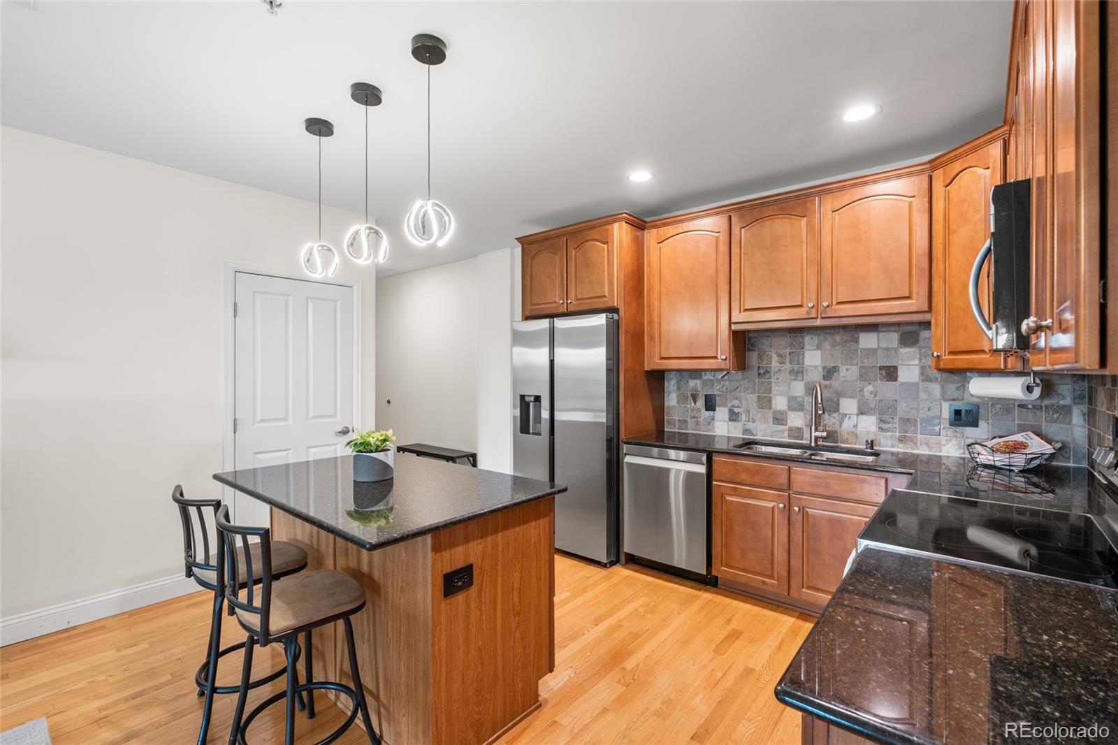 MLS Image #22 for 1950 n logan street,denver, Colorado