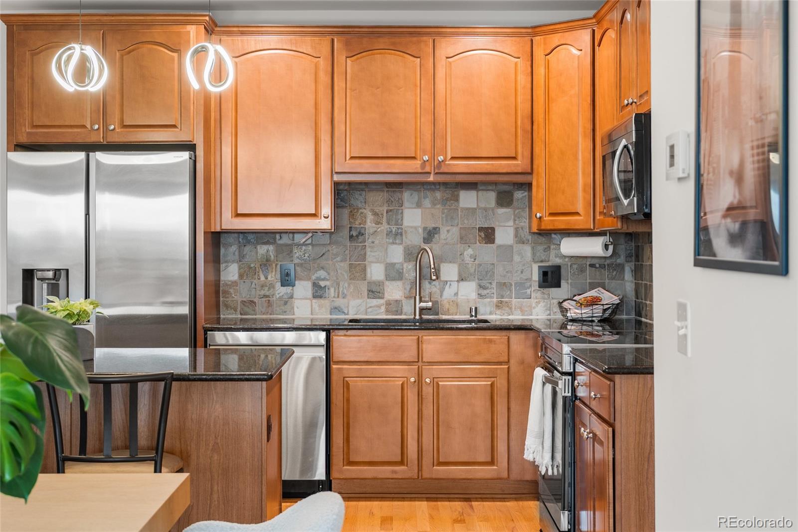 MLS Image #33 for 1950 n logan street,denver, Colorado