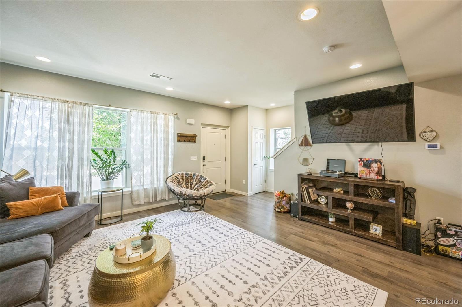MLS Image #9 for 5896  central park boulevard,denver, Colorado