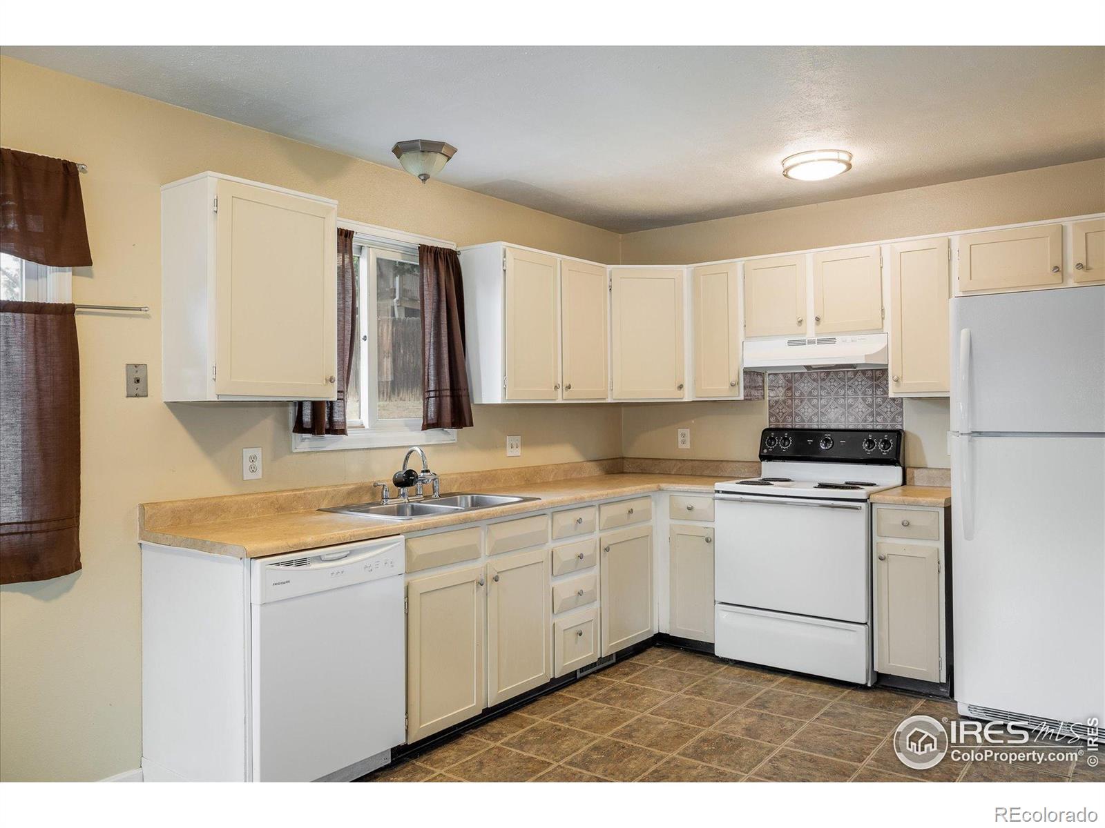 MLS Image #5 for 6220 w 74th circle,arvada, Colorado