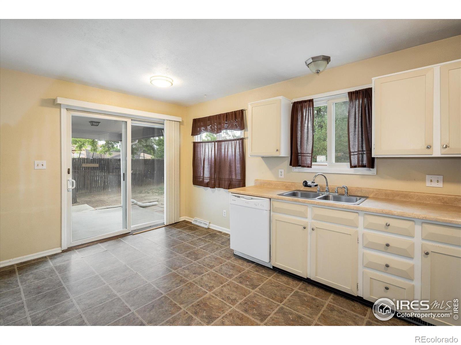 MLS Image #6 for 6220 w 74th circle,arvada, Colorado