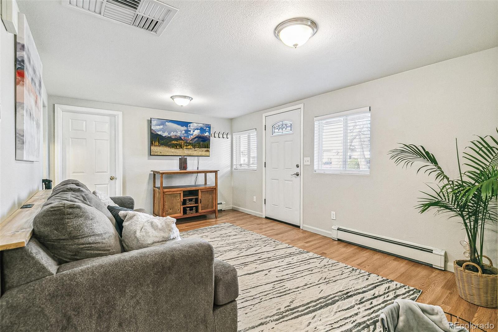 MLS Image #4 for 1970  willow street,denver, Colorado