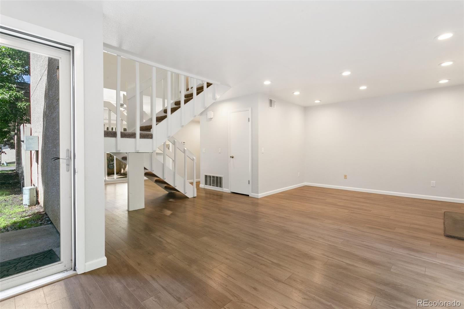 MLS Image #9 for 3330  templeton gap road,colorado springs, Colorado