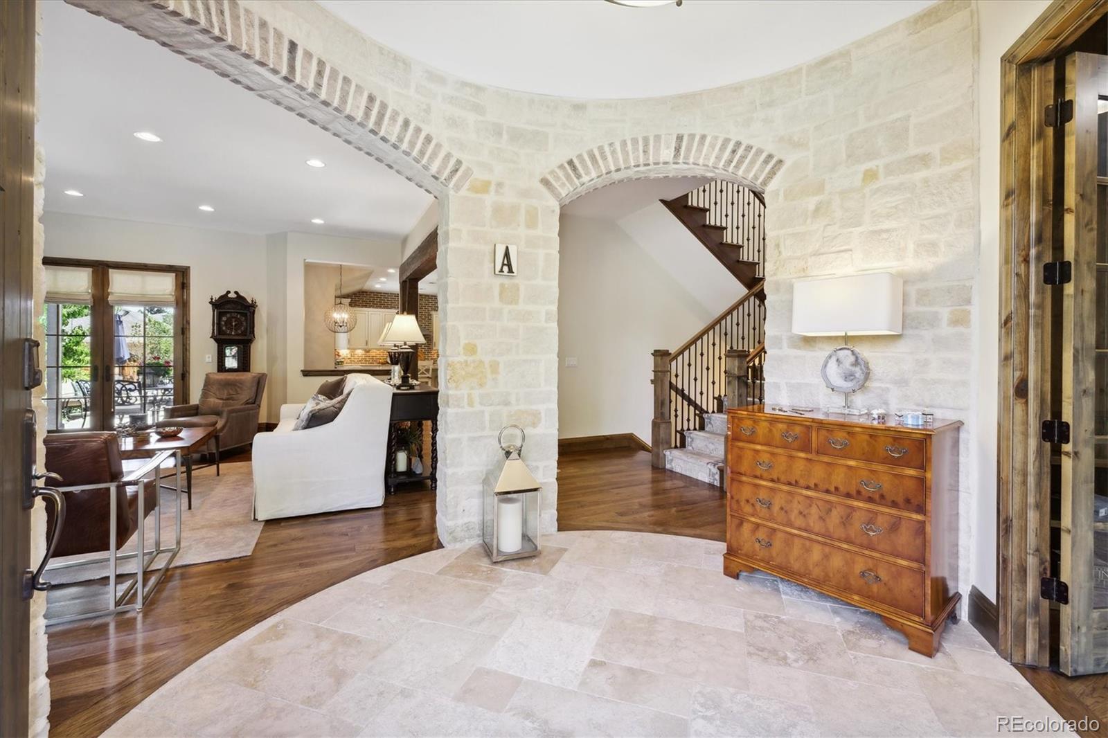 MLS Image #4 for 1124 s saint paul street,denver, Colorado