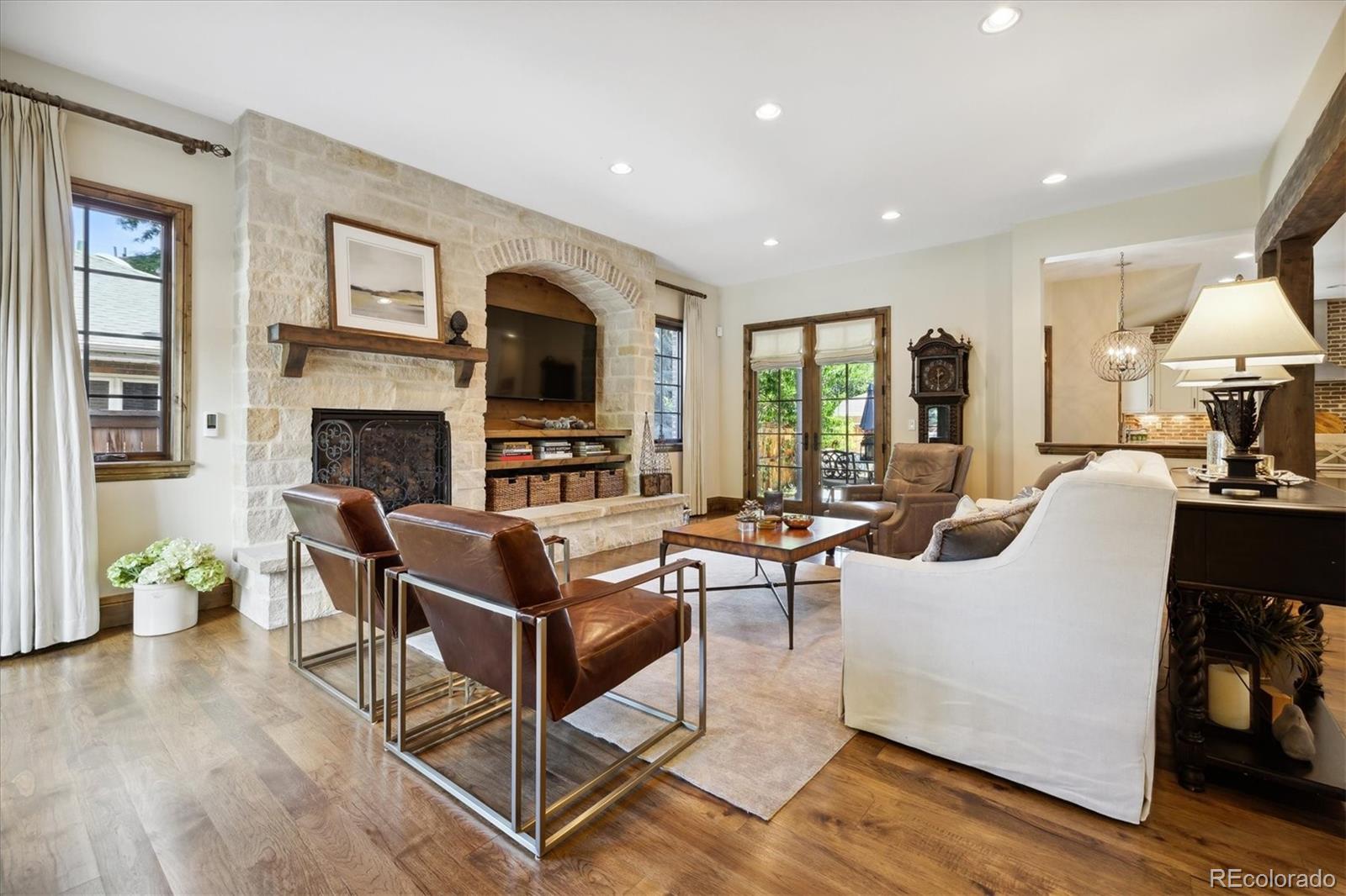 MLS Image #5 for 1124 s saint paul street,denver, Colorado