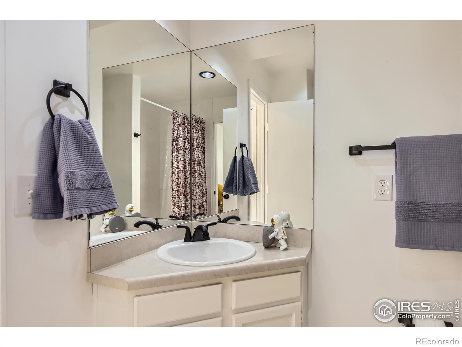 MLS Image #12 for 14129 e dickinson drive,aurora, Colorado