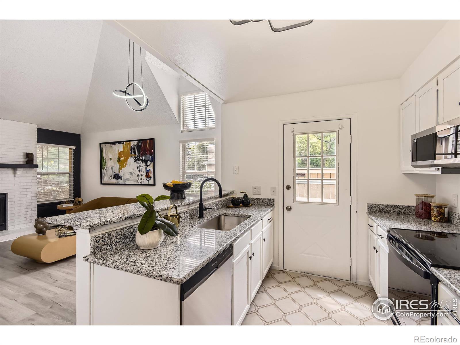 MLS Image #7 for 14129 e dickinson drive,aurora, Colorado