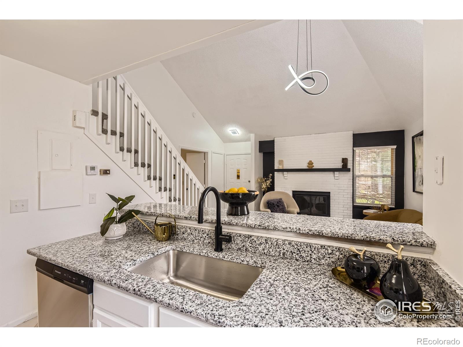 MLS Image #8 for 14129 e dickinson drive,aurora, Colorado