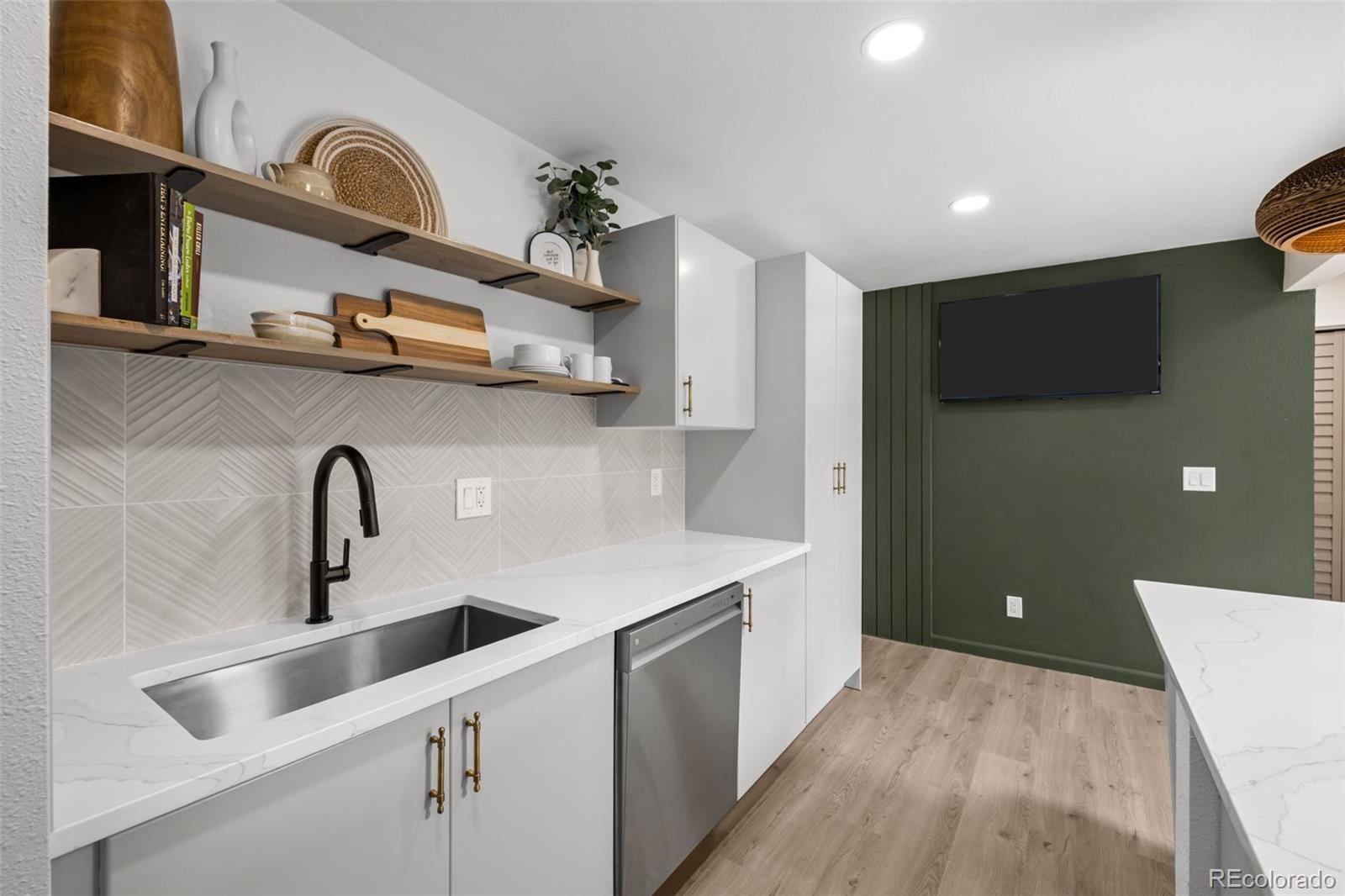 MLS Image #9 for 10150 e virginia avenue,denver, Colorado