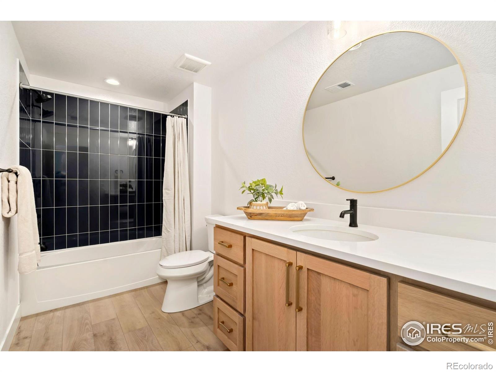 MLS Image #28 for 2903  windward way,fort collins, Colorado