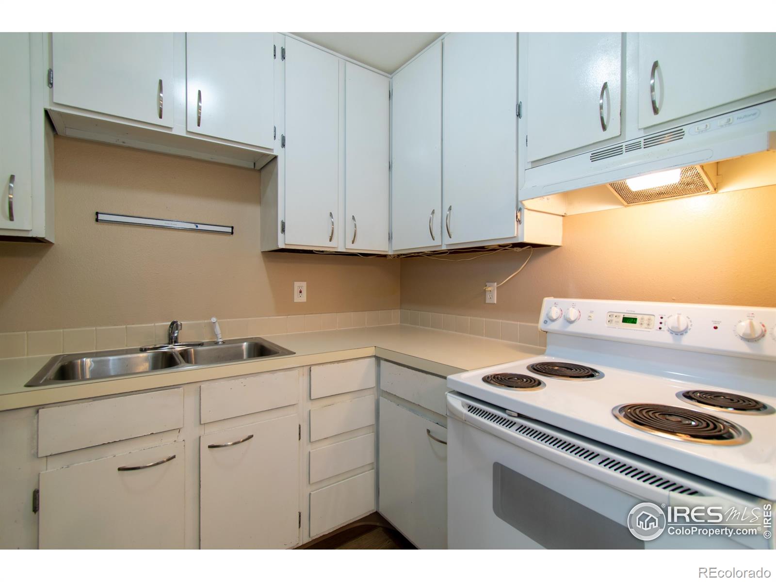 MLS Image #4 for 1024 e swallow road,fort collins, Colorado