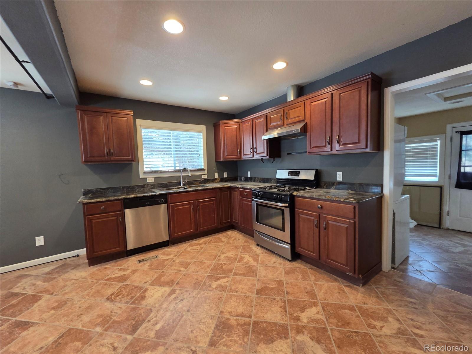 MLS Image #4 for 2561 w dartmouth avenue,denver, Colorado
