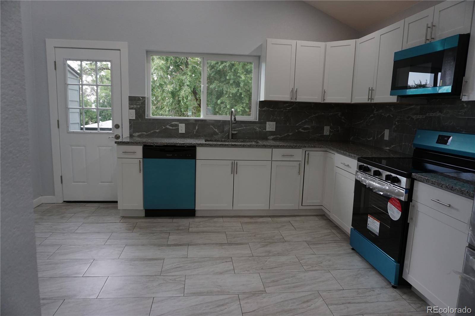 MLS Image #5 for 8830  lipan street,thornton, Colorado