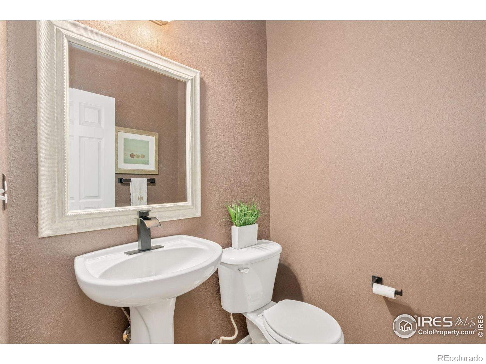 MLS Image #13 for 2949  new castle drive,loveland, Colorado