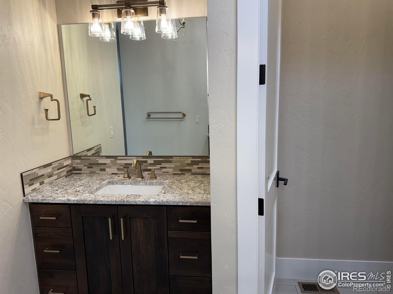 MLS Image #14 for 524  nesting eagles way,berthoud, Colorado
