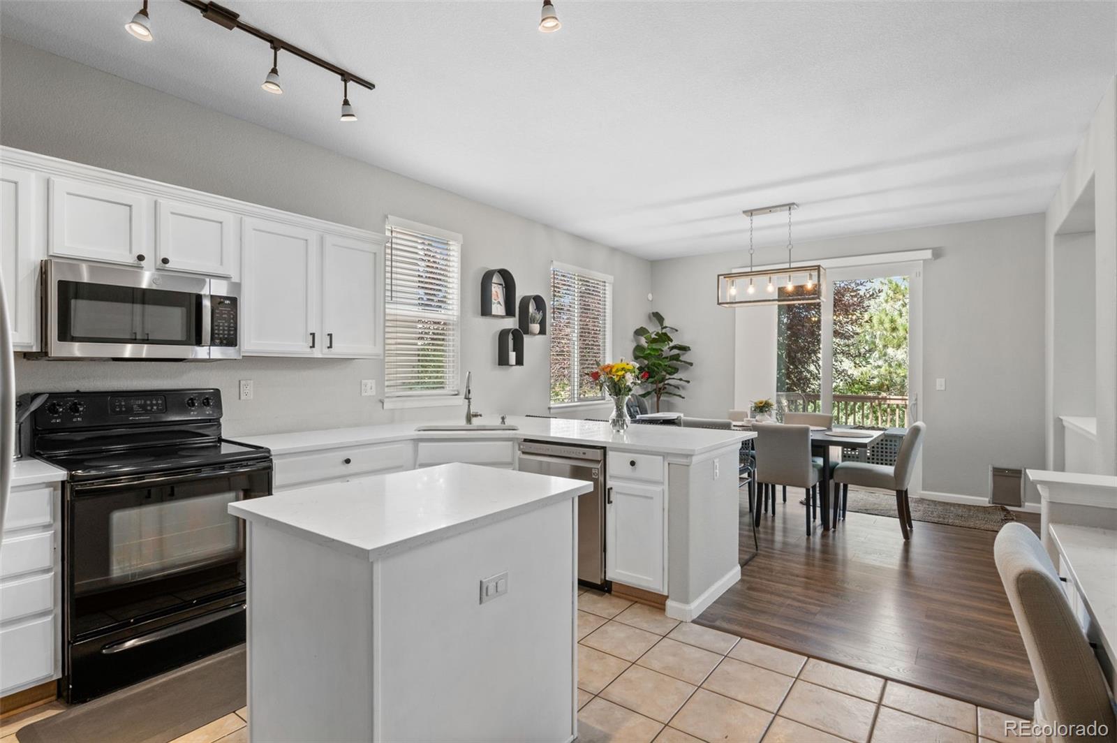 MLS Image #10 for 18099 e orchard place,centennial, Colorado