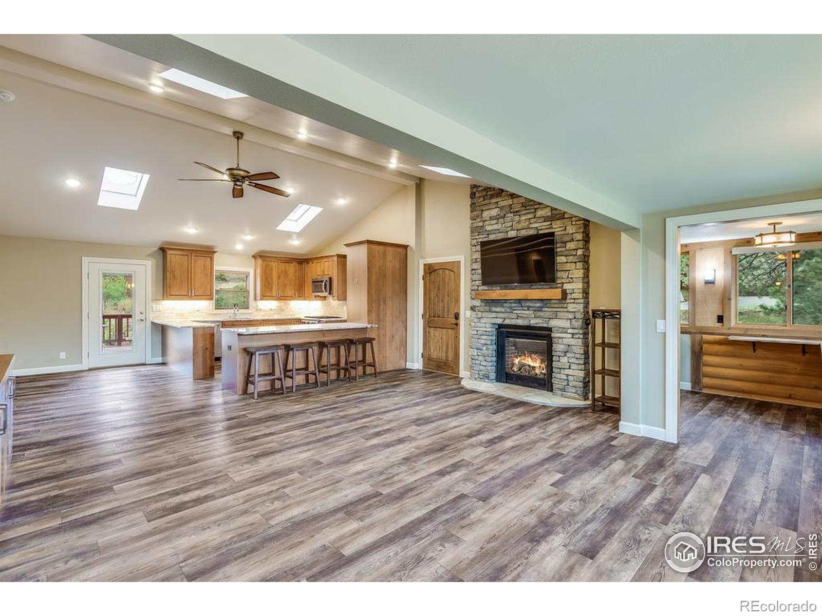 MLS Image #5 for 1336  kinnikinnic court,estes park, Colorado