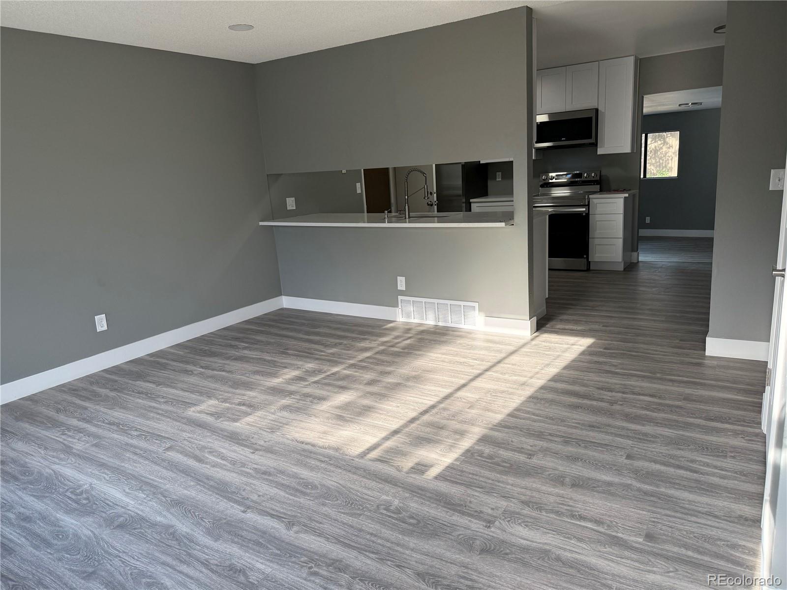 MLS Image #2 for 1858 s olathe street,aurora, Colorado