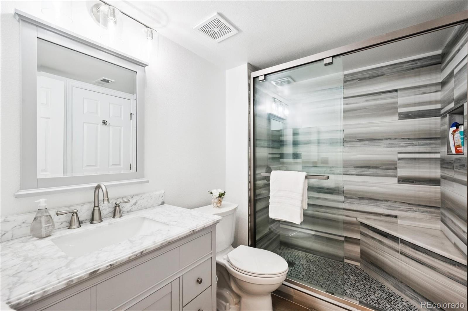 MLS Image #11 for 2575 s syracuse way,denver, Colorado