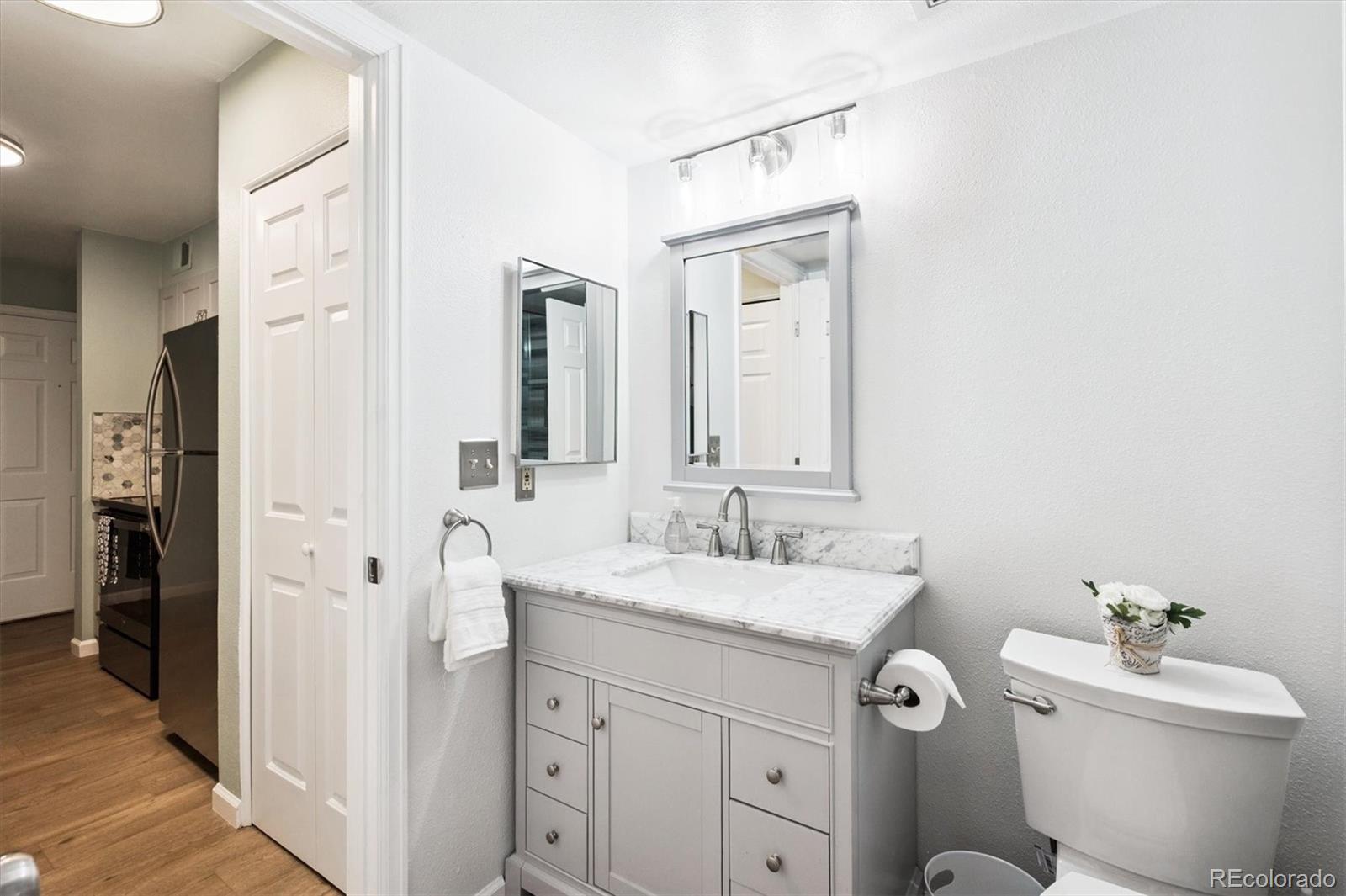MLS Image #12 for 2575 s syracuse way,denver, Colorado