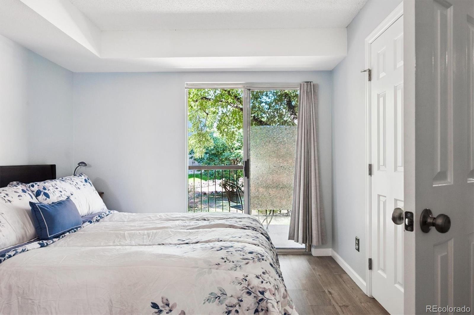MLS Image #15 for 2575 s syracuse way,denver, Colorado