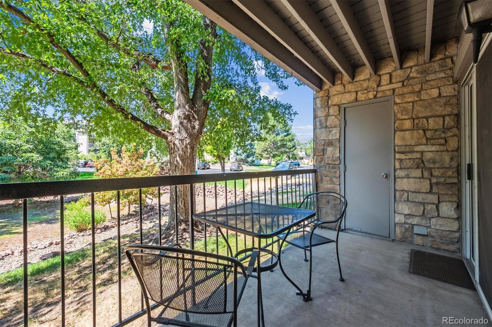 MLS Image #16 for 2575 s syracuse way,denver, Colorado