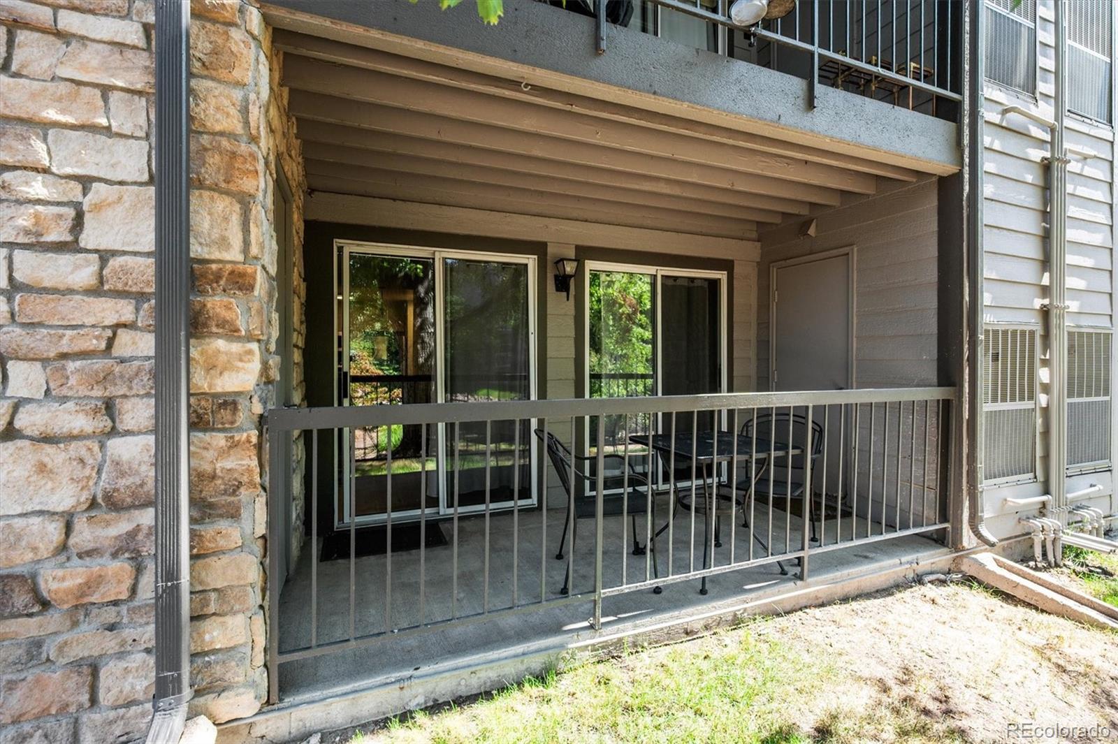 MLS Image #18 for 2575 s syracuse way,denver, Colorado