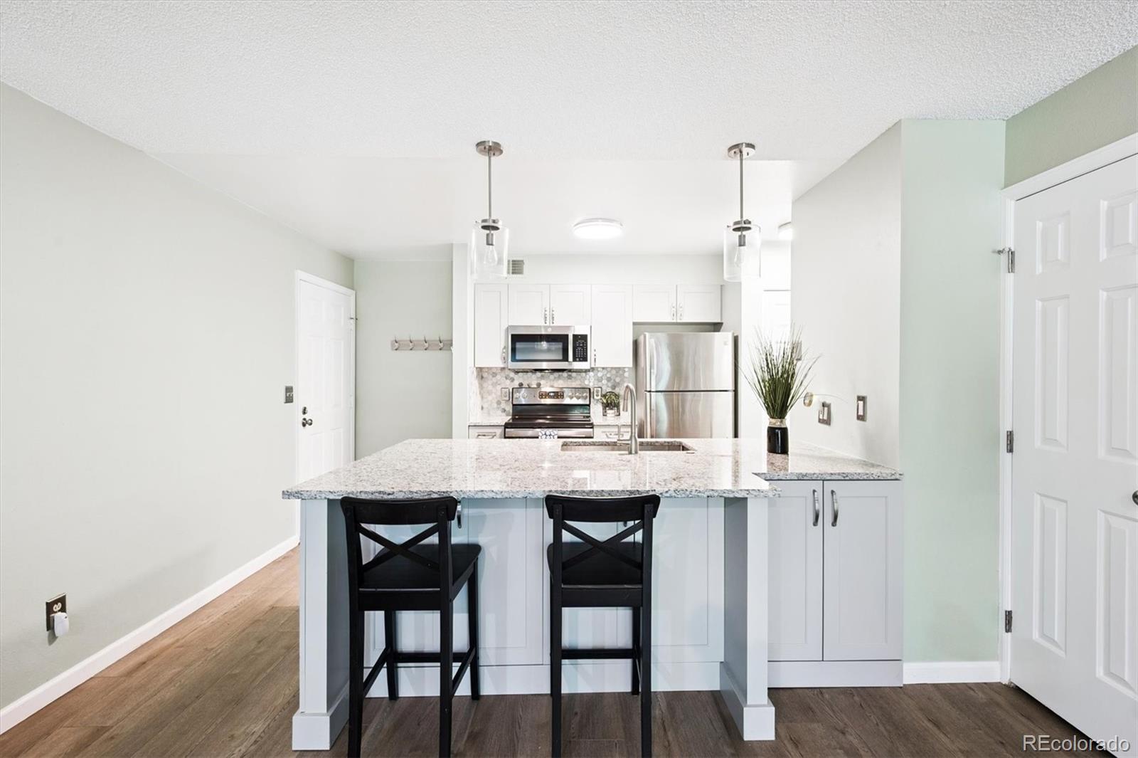 MLS Image #5 for 2575 s syracuse way,denver, Colorado