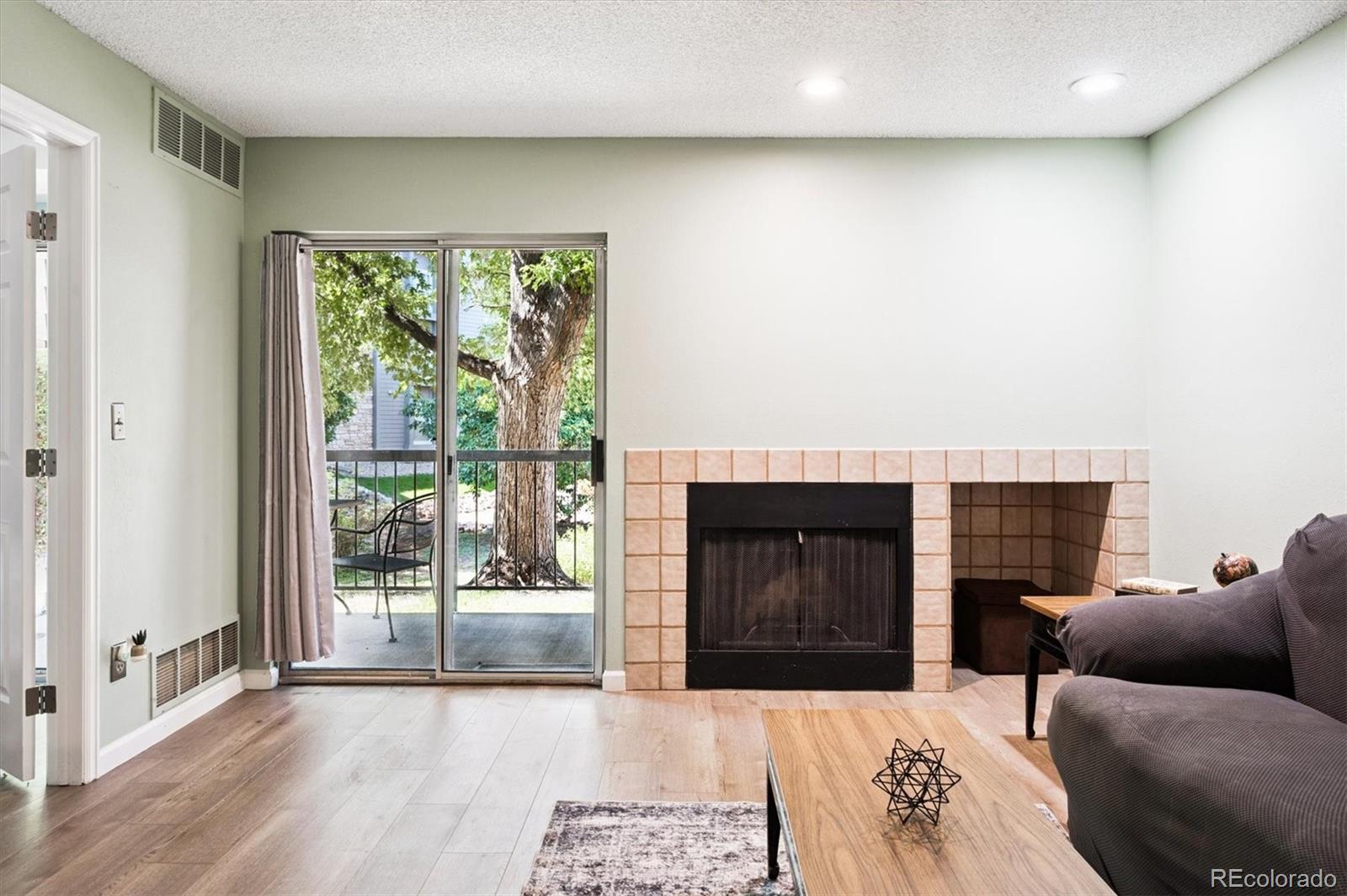 MLS Image #7 for 2575 s syracuse way,denver, Colorado