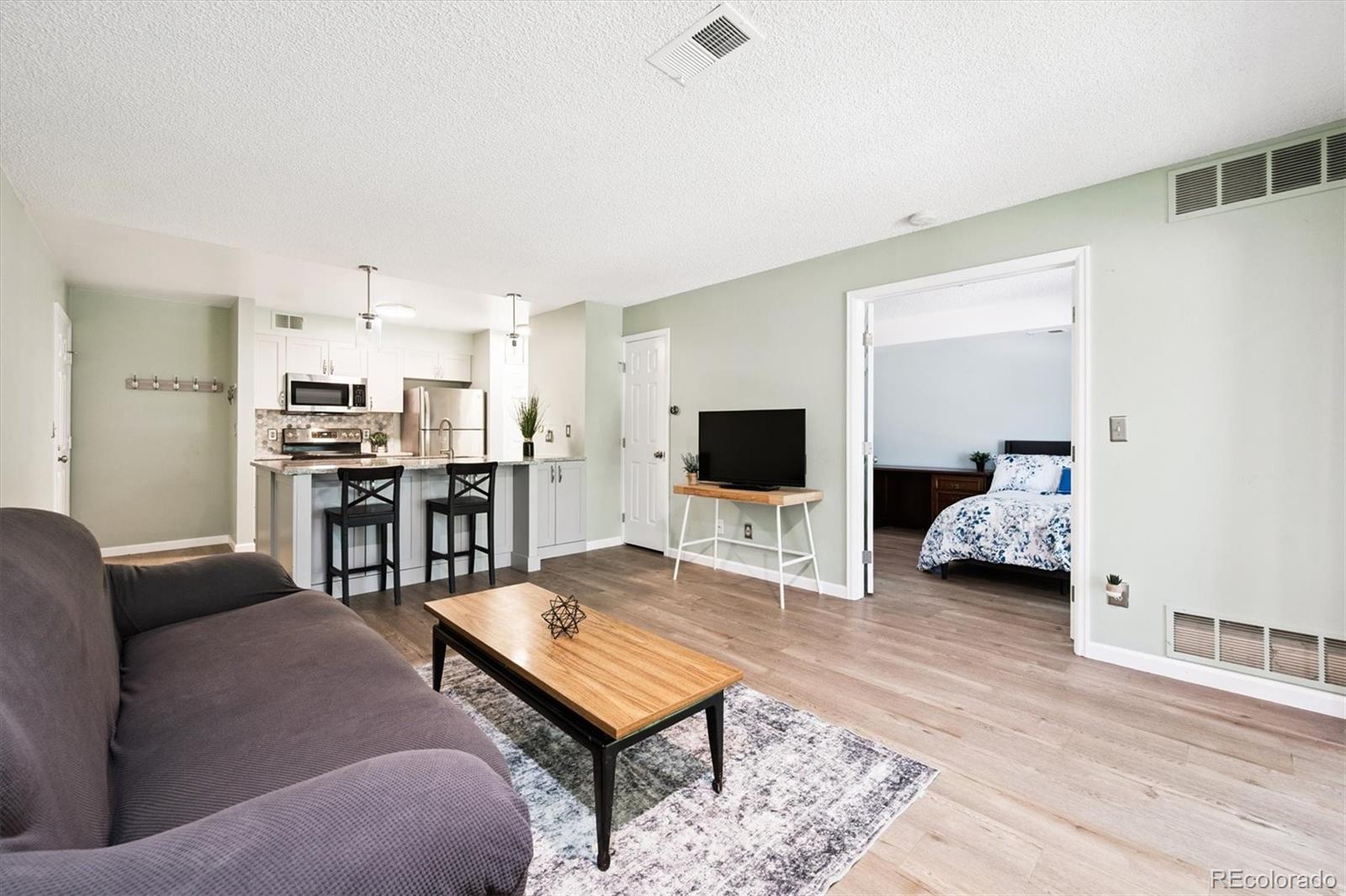 MLS Image #9 for 2575 s syracuse way,denver, Colorado