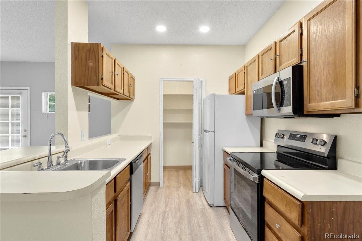 MLS Image #5 for 13711 e lehigh ave ,aurora, Colorado